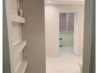 Сдается однокомнатная квартира с индивидуальным отоплением кирпичный свежий ремонт фото 2 Астрахань