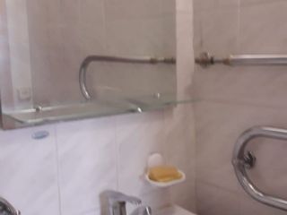 Сдается двухкомнатная квартира автоматические ворота свежий ремонт фото 7 Астрахань