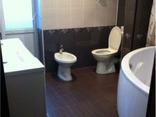 Сдается трехкомнатная квартира свежий ремонт фото 5 Астрахань