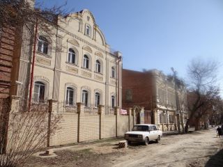 Продаю кирпичный дом документы на руках фото Астрахань