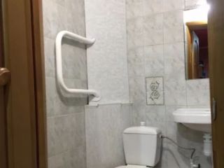 Продам двухкомнатную квартиру установлены пластиковые окна установлены натяжные потолки фото 3 Балаково