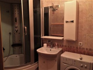 Продаю двушку чистый подъезд установлены натяжные потолки фото Волгоград