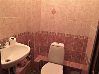 Продаю двушку чистый подъезд установлены натяжные потолки фото 2 Волгоград