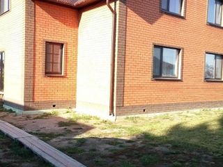 Продаю кирпичный коттедж имеется баня с газовым отоплением фото Заводоуковск