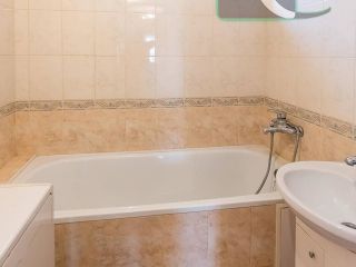 Продается 4 комнатная квартира установлены пластиковые окна свежий ремонт фото 16 Севастополь