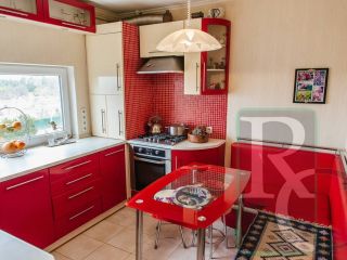 Продам трешку свежий ремонт фото Севастополь