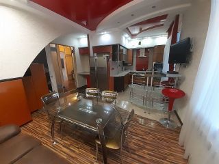 Продаю четырехкомнатную квартиру установлены натяжные потолки красивый фото 13 Севастополь