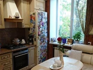 Продается 2 комн. квартира установлены натяжные потолки свежий ремонт фото Нижний Новгород