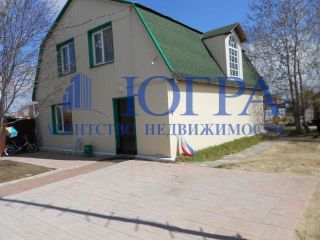 Продаю деревянный дом установлены натяжные потолки имеется баня фото Нижневартовск