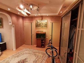 Продам трехкомнатную квартиру чистый подъезд документы в полном порядке фото 2 Нижневартовск