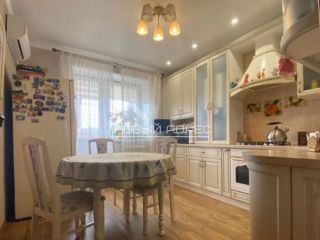 Продам трехкомнатную квартиру удобное расположение свежий ремонт фото Альметьевск