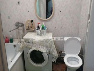 Продам однушку установлены натяжные потолки хорошее состояние фото 8 Альметьевск