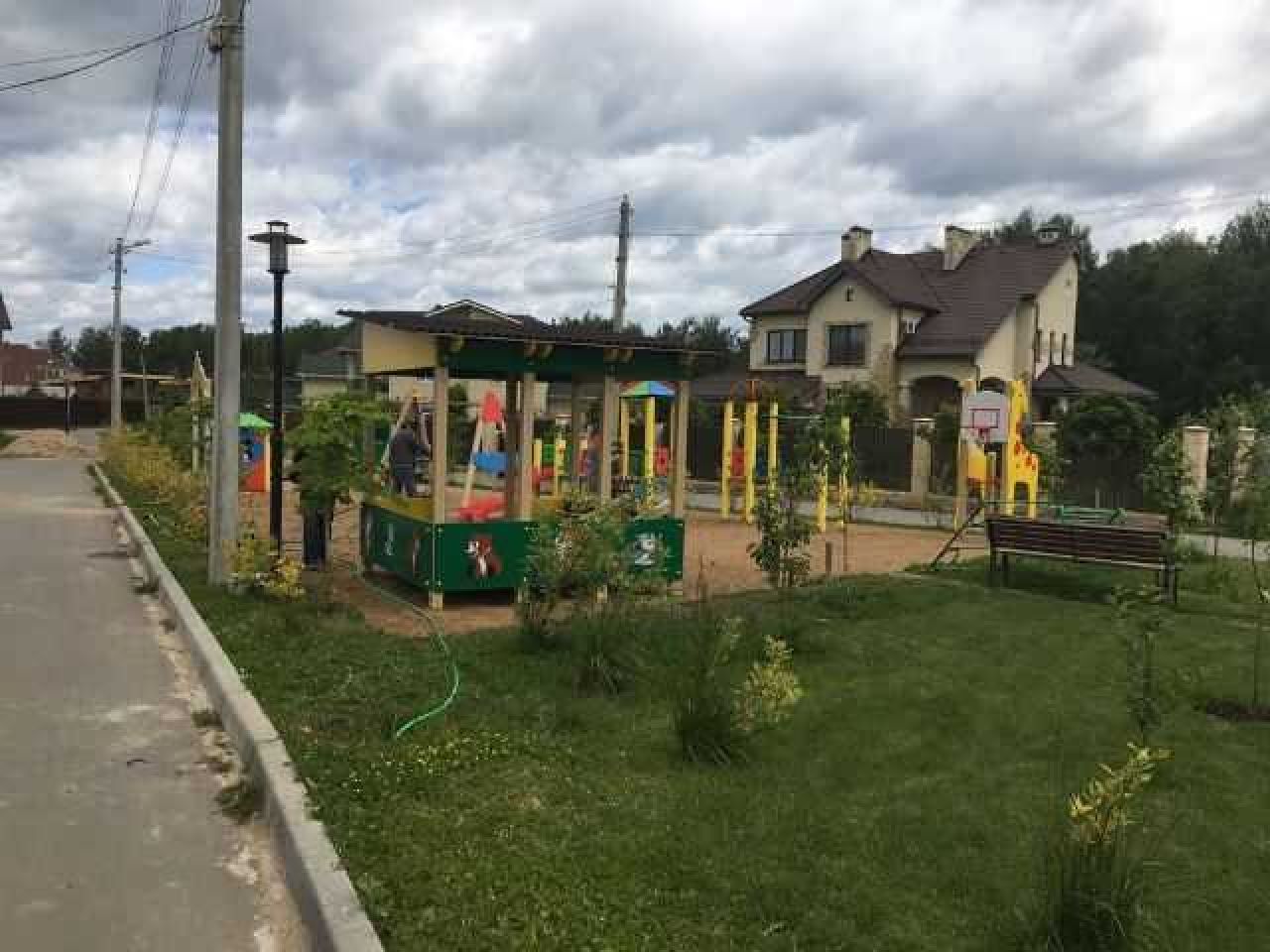 Пос петровское московская область. Село Петровское Истра. Петровское (село, городской округ Истра). Истра с Петровское. Петровское парк коттеджный поселок.