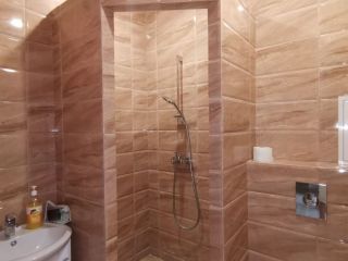 Продается двухкомнатная квартира кирпичный свежий ремонт фото 6 Краснодар