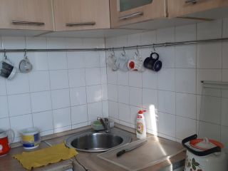 Продаю трешку установлены натяжные потолки хорошее состояние фото 5 Волгоград