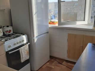 Продаю трешку установлены натяжные потолки хорошее состояние фото 6 Волгоград