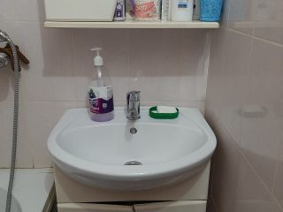 Продаю трешку установлены натяжные потолки хорошее состояние фото 9 Волгоград