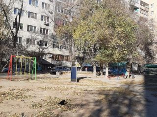 Продаю трешку установлены натяжные потолки хорошее состояние фото 14 Волгоград