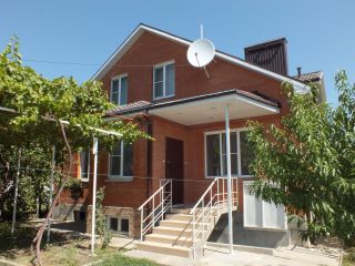 Продаю кирпичный дом с плодоносящим садом фото Ростов-на-Дону