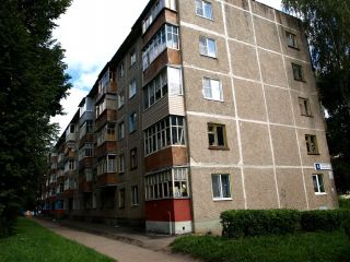 Продается двухкомнатная квартира установлены пластиковые окна хорошее состояние фото Новочебоксарск
