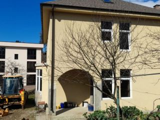 Продается кирпично-монолитный дом с коммуникациями фото Сочи