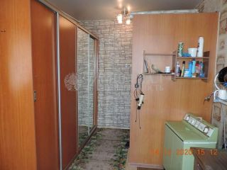 Продаю двухкомнатную квартиру установлены натяжные потолки с мебелью фото 7 Находка