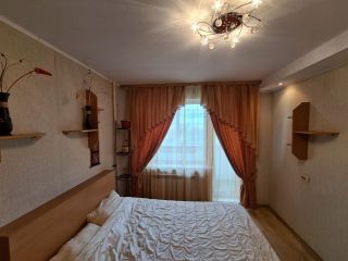 Продается трехкомнатная квартира установлены натяжные потолки пластиковые окна фото 6 Рыбинск