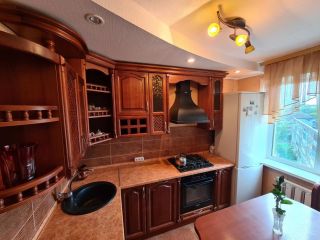 Продается трехкомнатная квартира установлены натяжные потолки пластиковые окна фото 7 Рыбинск