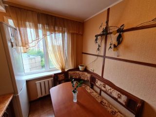 Продается трехкомнатная квартира установлены натяжные потолки пластиковые окна фото 9 Рыбинск