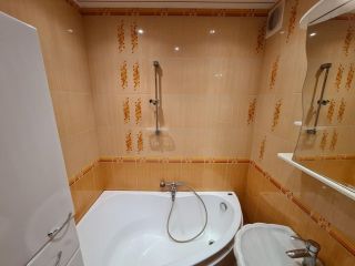 Продается трехкомнатная квартира установлены натяжные потолки пластиковые окна фото 11 Рыбинск