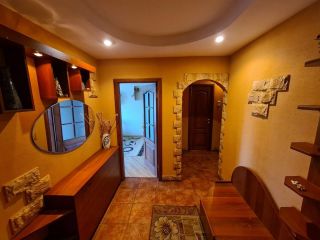 Продается трехкомнатная квартира установлены натяжные потолки пластиковые окна фото 14 Рыбинск