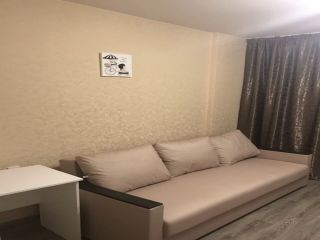 Сдаю 2 комнатную квартиру в отличном состоянии фото Радужный