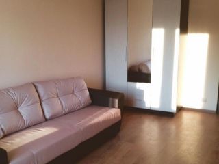 Сдается однокомнатная квартира косметический ремонт с мебелью фото 3 Тобольск