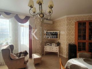 Продаю двухкомнатную квартиру взрослый собственник с мебелью фото 2 Тюмень