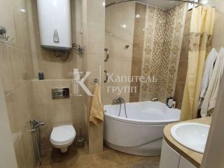 Продаю двухкомнатную квартиру взрослый собственник с мебелью фото 9 Тюмень