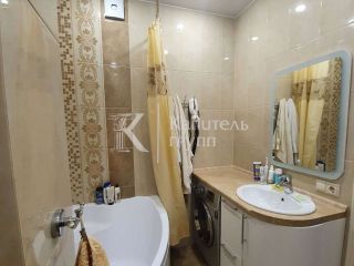 Продаю двухкомнатную квартиру взрослый собственник с мебелью фото 10 Тюмень