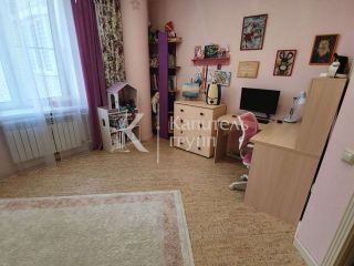 Продаю двухкомнатную квартиру взрослый собственник с мебелью фото 12 Тюмень