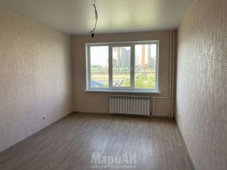 Продам трехкомнатную квартиру установлены натяжные потолки фото Воронеж