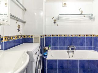 Продаю трехкомнатную квартиру в отличном состоянии пластиковые окна фото 14 Нижневартовск