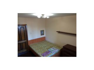 Сдаю трешку косметический ремонт в центре города с мебелью фото 2 Мосальск