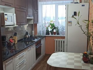 Продается 2 комн. квартира с мебелью чистый подъезд фото 1 Октябрьский