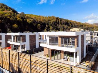 Продаю кирпично-монолитный коттедж черновая отделка видеонаблюдение с коммуникациями фото 11 Сочи