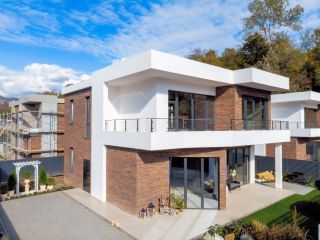 Продаю кирпично-монолитный коттедж черновая отделка видеонаблюдение с коммуникациями фото 12 Сочи