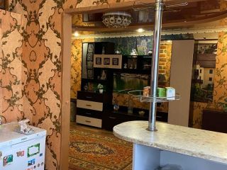 Продается трехкомнатная квартира пластиковые окна с мебелью фото 5 Магнитный