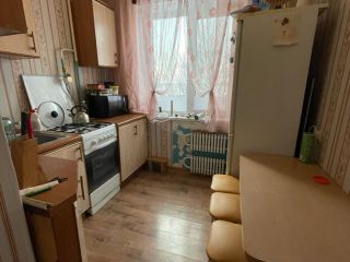 Продается 2 комн. квартира установлены натяжные потолки пластиковые окна фото 2 Магнитный