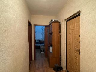 Продается 2 комн. квартира установлены натяжные потолки пластиковые окна фото 8 Магнитный