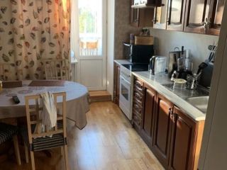 Продаю трехкомнатную квартиру пластиковые окна фото 2 Сургут