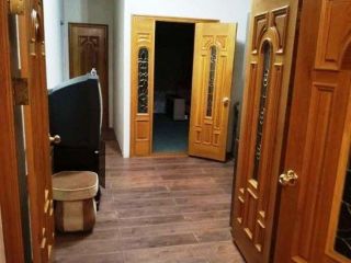 Продаю трехкомнатную квартиру с мебелью в центре города фото 19 Сургут