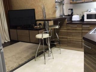 Продаю двухкомнатную квартиру пластиковые окна видеонаблюдение фото 2 Сургут