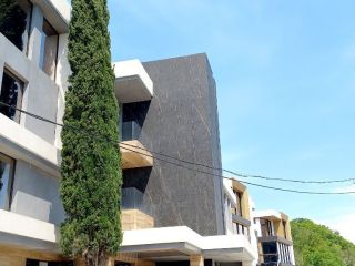 Продаю монолитный дом беловая отделка видеонаблюдение фото Сочи